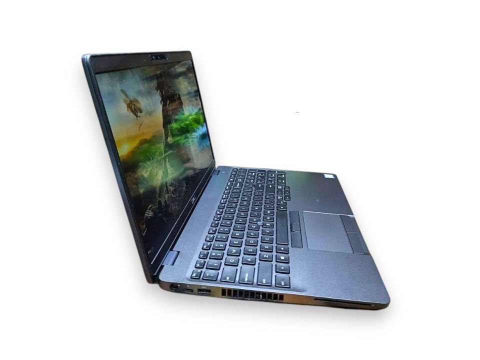 Dell Precision 3541CPU Intel® Core™ i7-9750HRam 16 DDR4Hard Disk 512 M. 2 NVME1- intel g630Nvidia Quadro P620 4 Giga DDR5 up to 20raphic 630