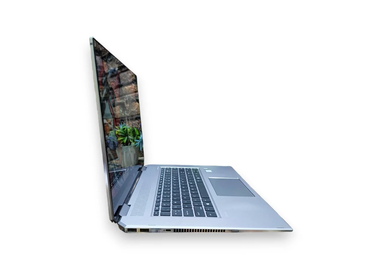 HP ZBook Studio x360 G5 Xeon E-2176M – Ram 16 – SSD 512 – Nividia Quadro P1000 - Image 5