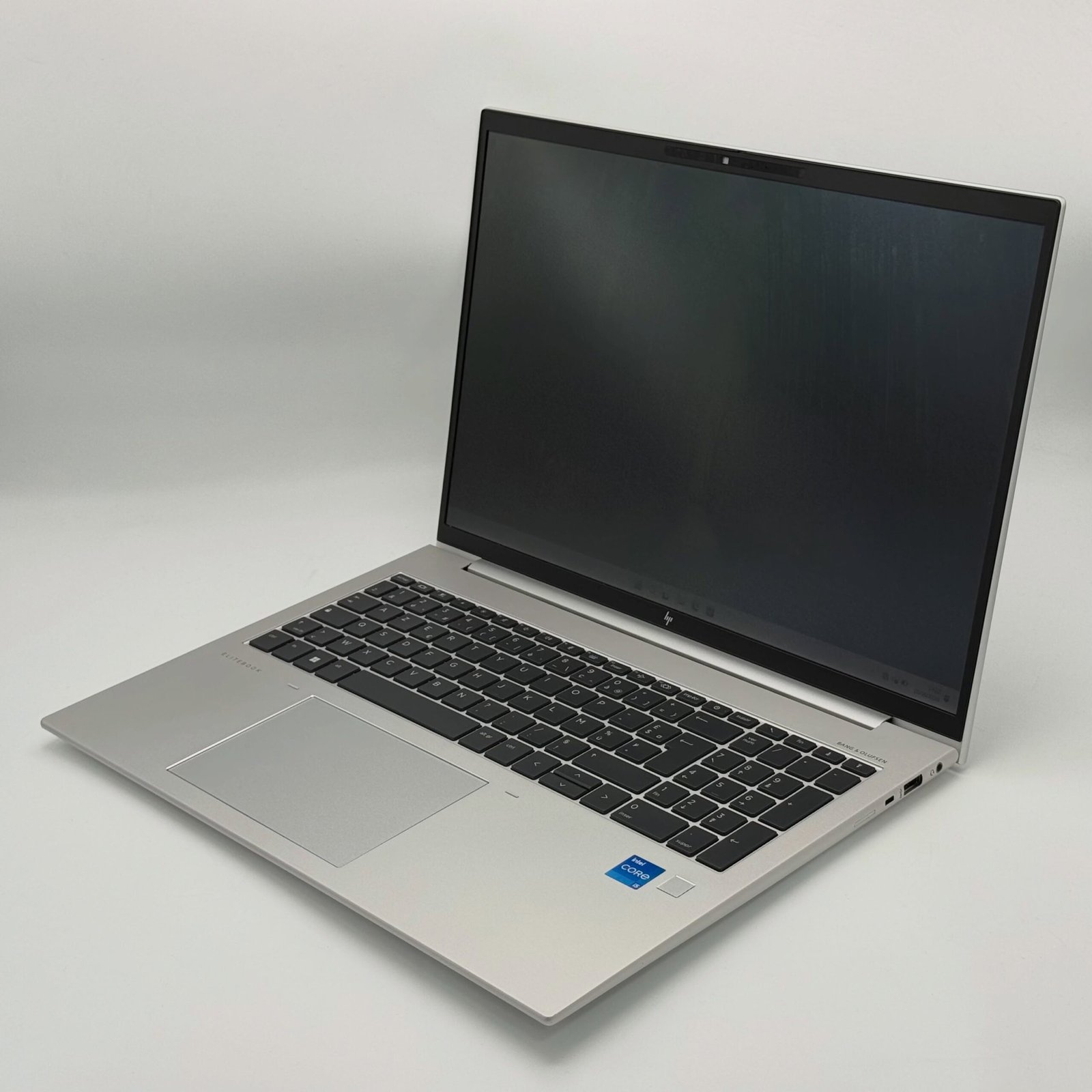 HP EliteBook 860 G9 – Core i5-1235U – 8G RAM – 256G SSD - Image 5