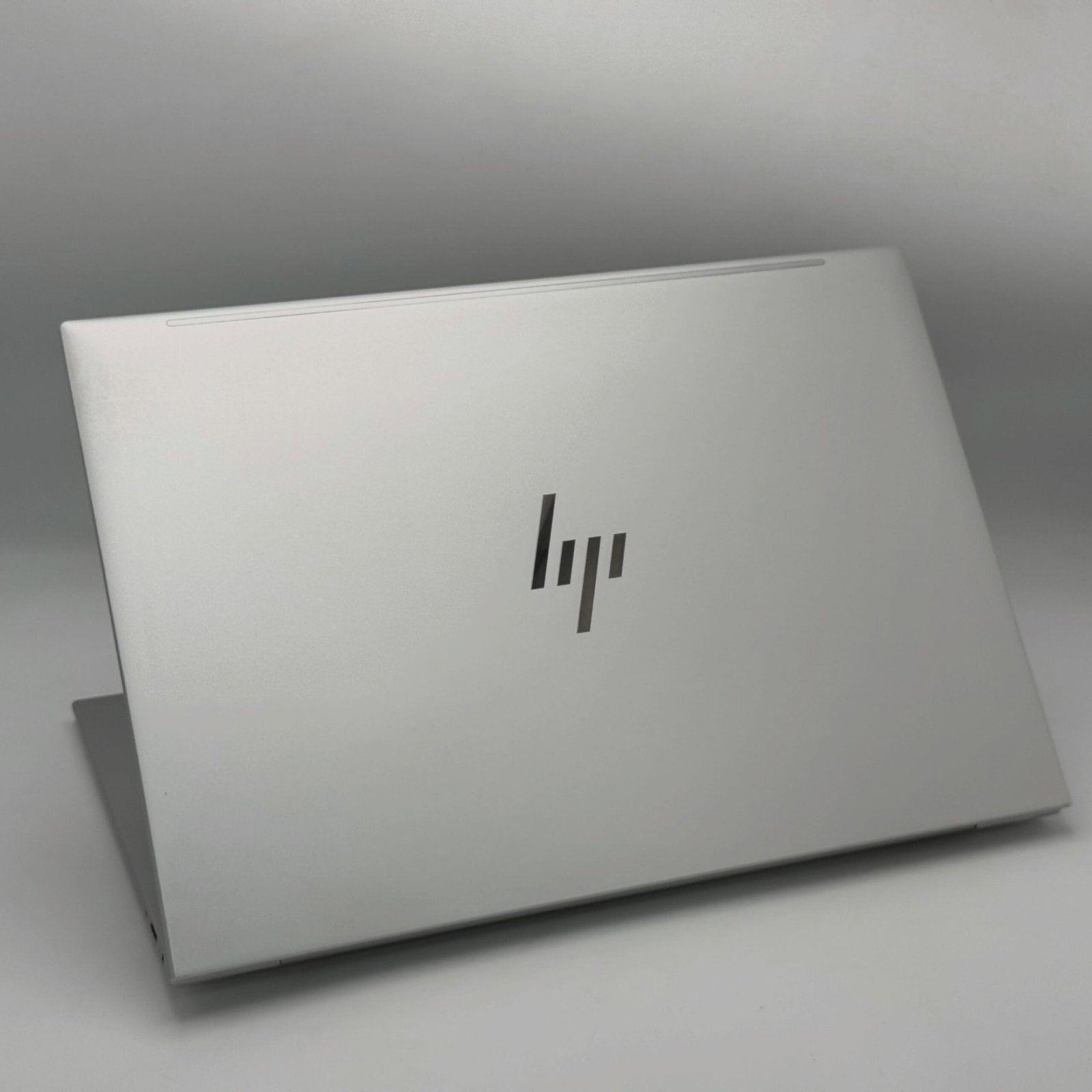 HP EliteBook 860 G9 – Core i5-1235U – 8G RAM – 256G SSD - Image 7